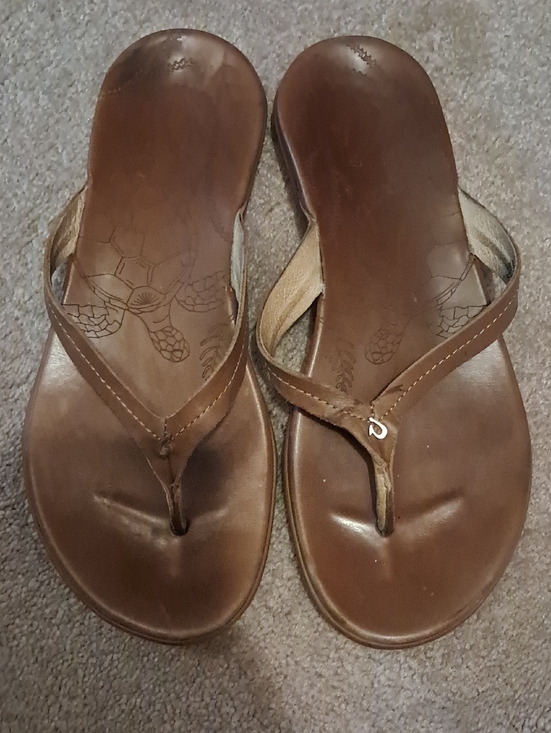 Shoes - These sandals are the OluKai Women's Honu leather beach sandals, Casual Comfort